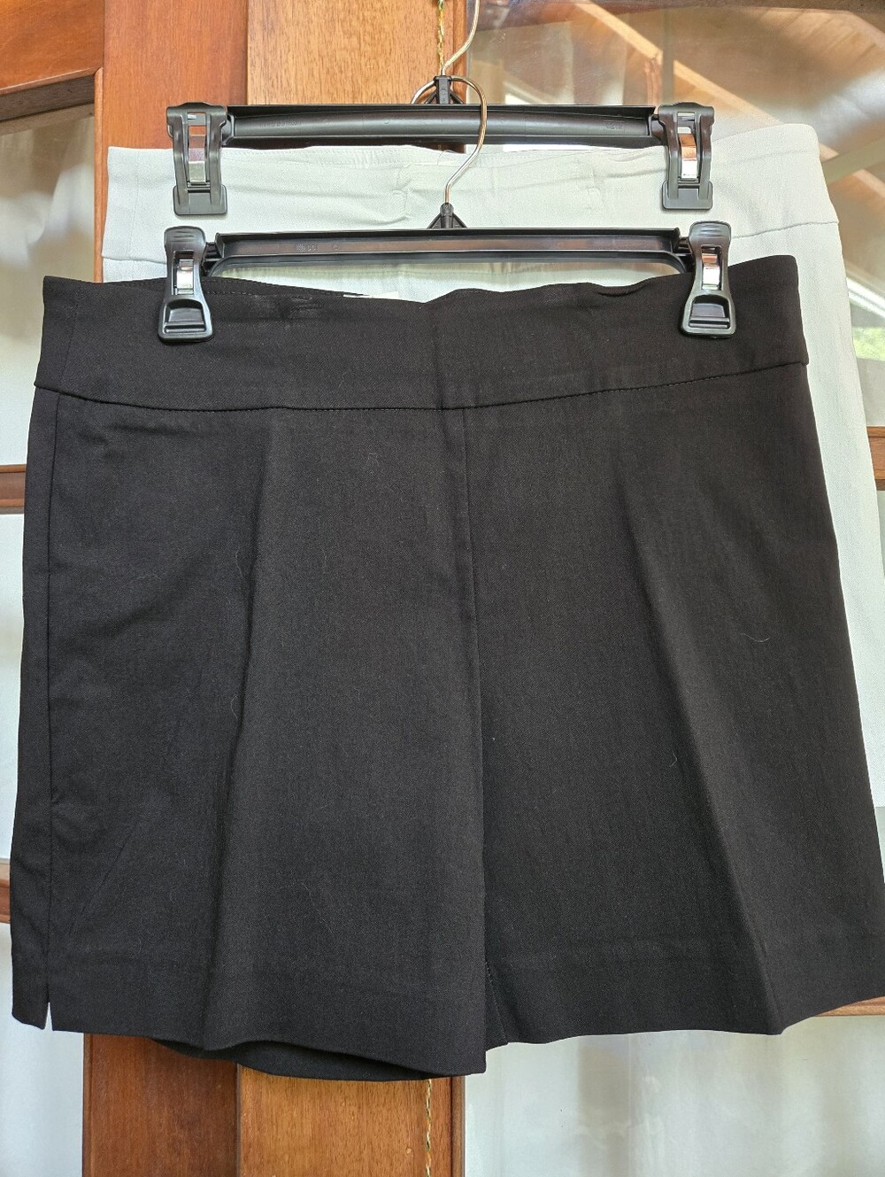 Bundle 2 Pairs Eric Casual Classic Women's Pull-On Shorts — White and Black - Picture 15 of 15